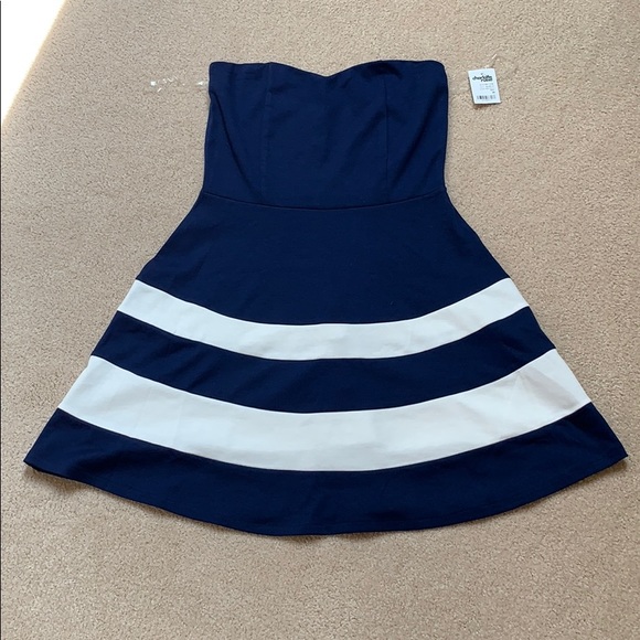 Charlotte Russe Dresses & Skirts - NWT Charlotte Russe strapless skater dress